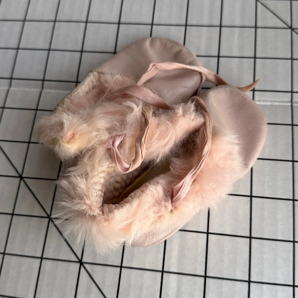 Vintage 1950s Pink Leather Baby Shoes Rabbit Fur Trim Ribbon Ties Prewalker